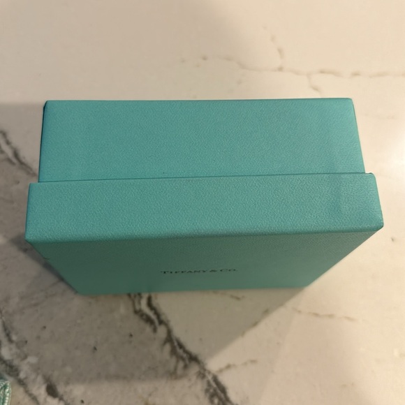 Tiffany & Company jewelry box with dust bag - Picture 2 of 3